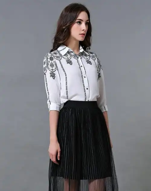 女款白色衬衣领白底黑花纹上衣