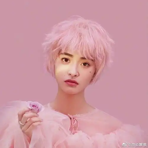 沈月粉发公主切造型,像个洋娃娃一样!