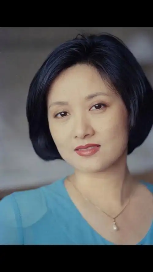 邓婕,1957年10月22日出生于重庆,毕业于四川省川剧学校,演员,制片人.