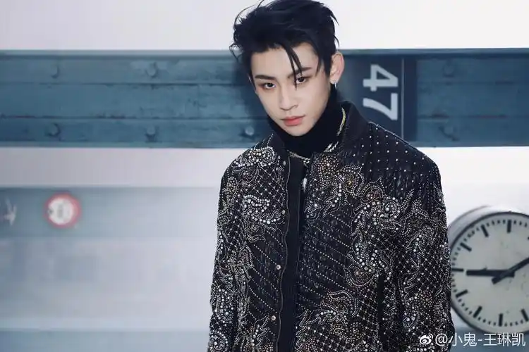 "小鬼秒删"风波持续,大面积脱粉回踩,迟到声明能够挽回几何!_王琳凯