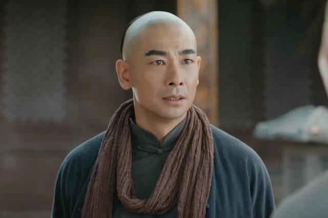 50岁赵文卓"长城踢刀"火了!网友纷纷喊话:少秀花活,多拍佳作