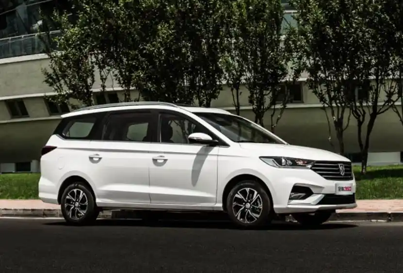 宝骏360上市后,连年销量稳居mpv销量排行榜前五位置,靠的就是过硬的