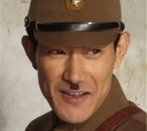 日军嘴上为啥都留一撮胡子?看起来猥琐,却可以保证身体康健!