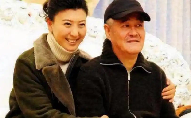 一级演员闫学晶:不顾家人反对嫁大10岁富商,今婚姻状况怎样