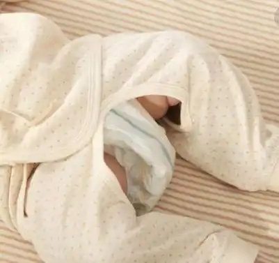 对宝宝穿开裆裤,你是怎么做的?