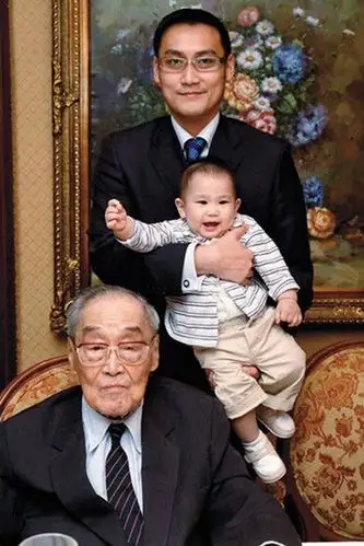 史上最金贵遗腹子,出生时军队保护产房,出生后总统