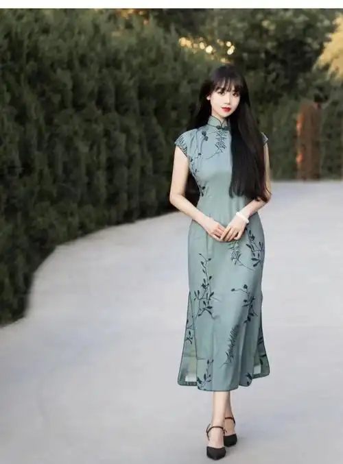 旗袍裙穿什么鞋好看(旗袍如何搭配鞋子)