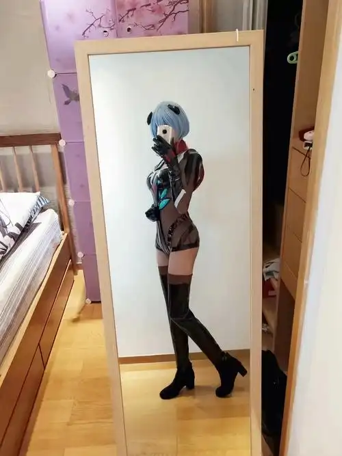 可爱于性感并存女装大佬的凌波丽cos