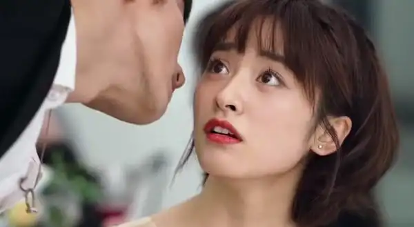 网:帅到让人发疯《交换吧运气》言承旭和沈月除了女上男下吻,亲吻戏多