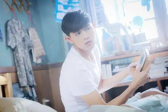 敖犬新剧零替身 被赞"拼命三郎"