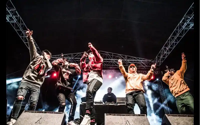 pgone2017年中国有嘻哈夺冠后台红花会全员齐聚庆祝黑怕不怕黑这是