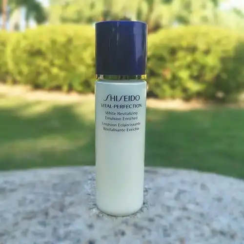 包邮 资生堂悦薇珀翡紧颜亮肤乳滋润型30ml美白抗老保湿乳液   现价