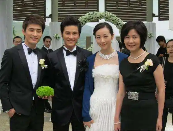 34岁韩雪和大18岁老公近照被爆4岁女儿非常可爱