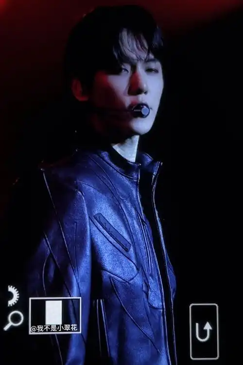 边伯贤亚洲巡演#  240328新加坡演唱会  这张伟大的脸和舞台控制力是