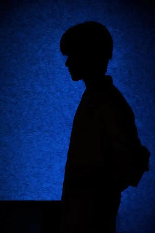 tfboys分享200917易烊千玺的高冷俊俏脸庞像万丈深渊使人越陷越深