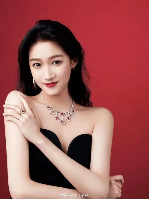 愿#fredprettywoman#@关晓彤新的一岁依然乐享生活的每个时刻,自在