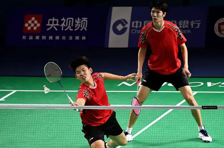 羽毛球全国冠军赛男子双打半决赛广东队任翔宇梁伟铿晋级决赛