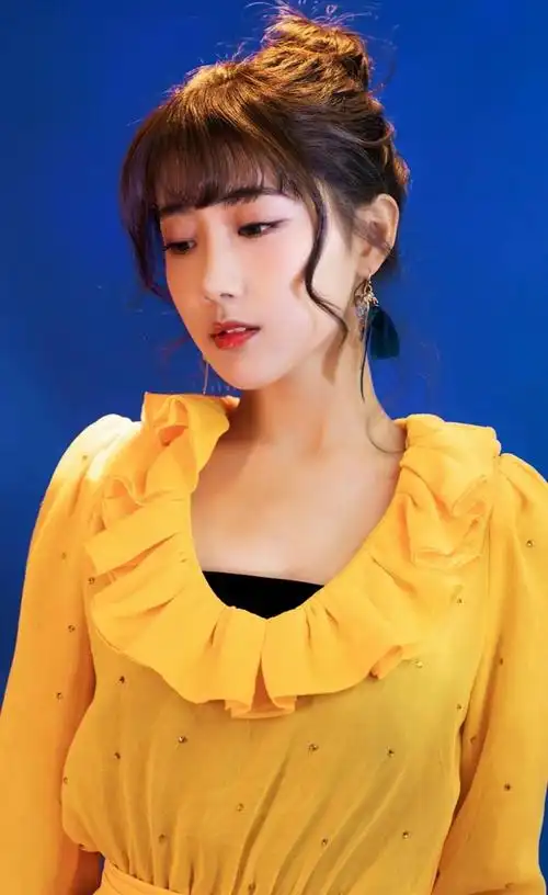 李艺彤高清淡雅写真,妩媚动人!_高清图集_新浪网