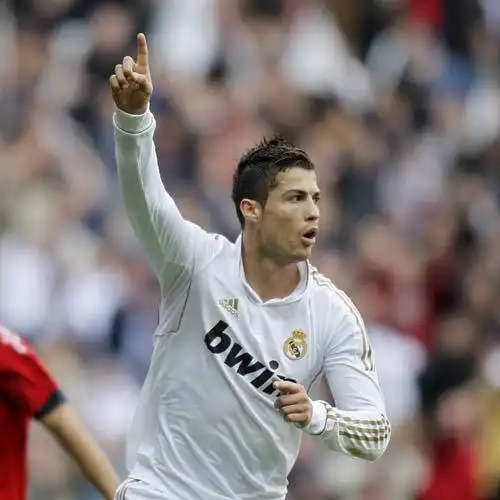 c罗103球追平外星人11帽连珠比55年前皇马传奇