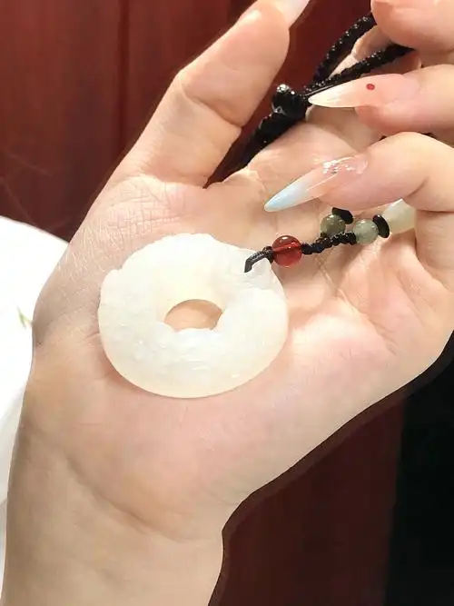 新中式平安扣玉佩吊坠太好看了吧!清冷感满满