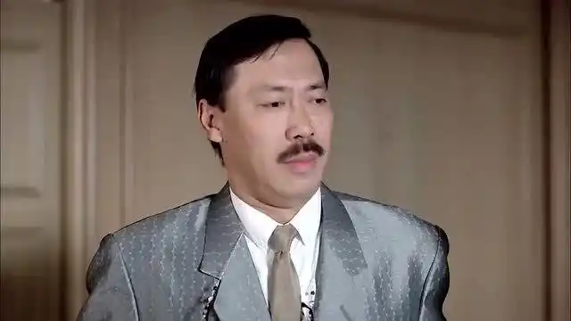 电影:冯淬帆拍马屁假装被点笑穴,谁料老板真会点穴,笑到哭都停不下来