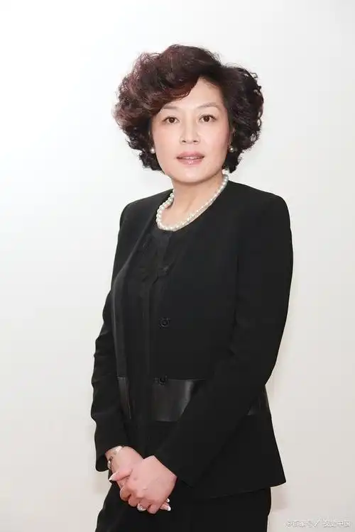 李咏病逝四周年,哈文的近况令人心疼