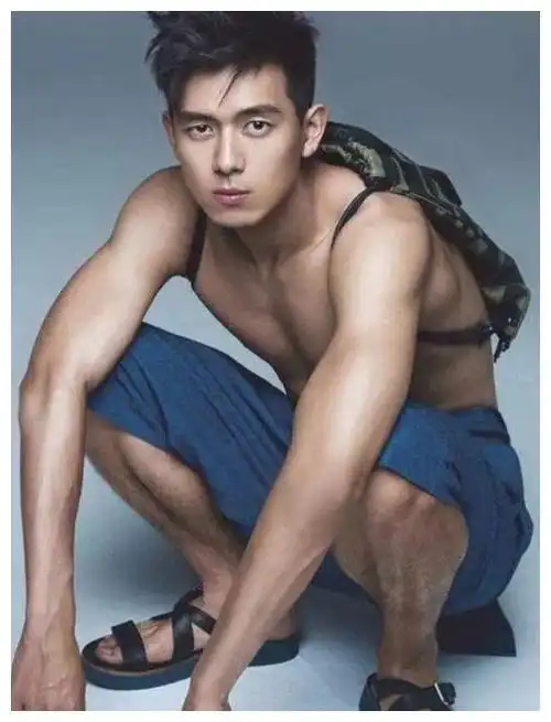 《亲爱的,热爱的》李现为何不露腿?"毛裤腿"很不偶像剧