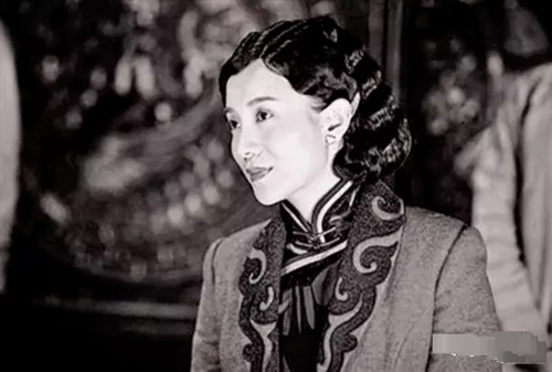 张学良和原配夫人通话于凤至听到这7个字在离婚协议流泪签字