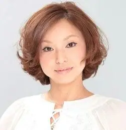 中老年女性烫什么发型