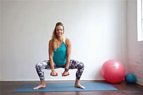 4.提铃宽距深蹲