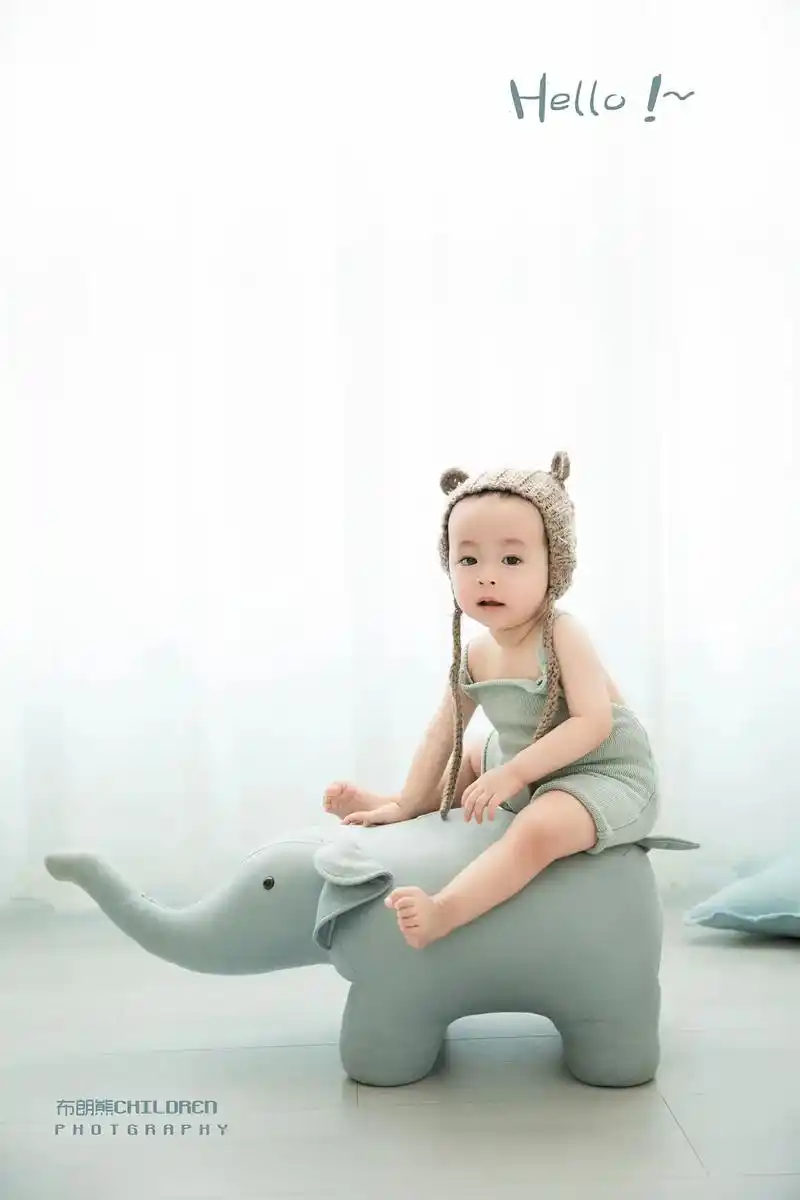 周岁小可爱.#布朗熊高端儿童摄影 #周岁照 #儿童摄影 #同 - 抖音