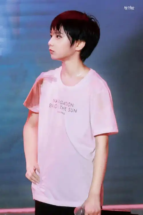 2017夏  嘉年华彩排湿漉漉的奶团子@时代少年团-刘耀文#新生代演员刘