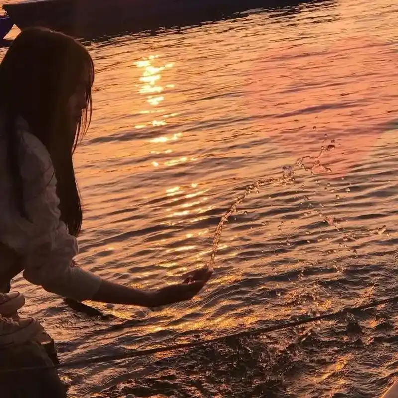 女生头像 不露脸的背影头像