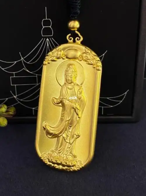 老凤祥藏宝金观音吊坠