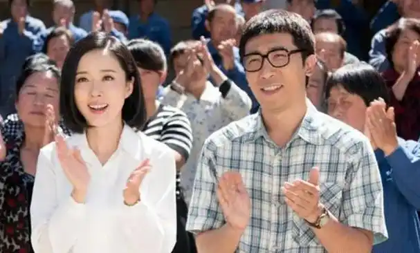 事实证明,44岁"为爱生子"的颜丹晨,如今走上了另一条人生大道