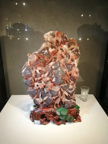 浙江奇石将博物馆的奇石展览.