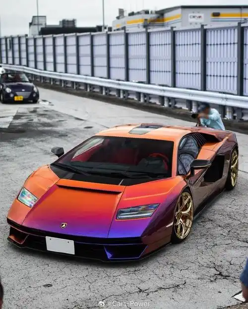 幻彩涂装 兰博基尼countach lpi800-4 金色轮毂有点土0415