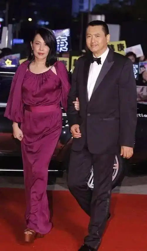 她是周润发的唯一女子,新加坡首富的女儿,究竟如何征服影帝的!