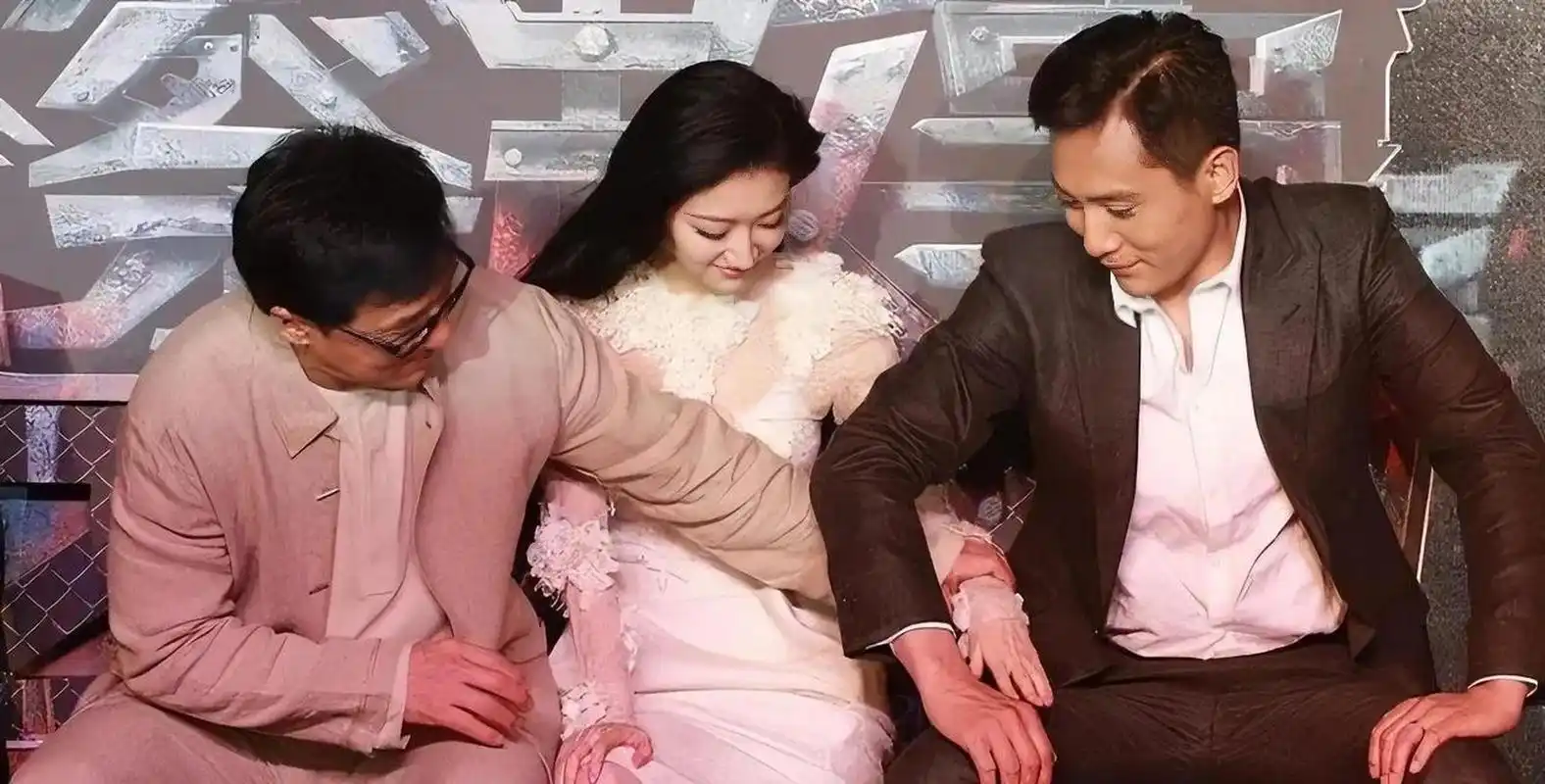 无处安放的手#成龙# #景甜# #刘烨