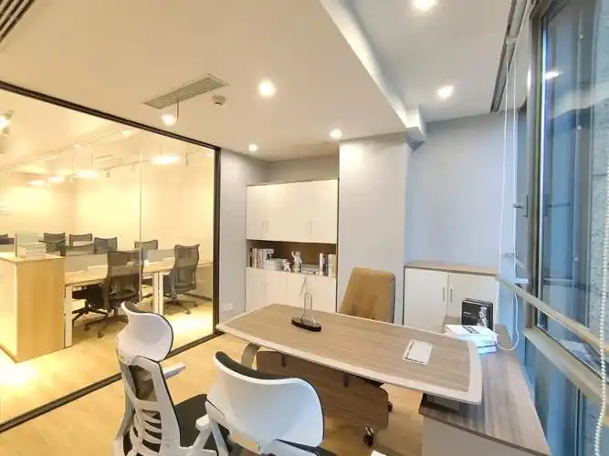 出租:办公室面积:40,60,80,100,150,260,300平米价格:一房一价格局