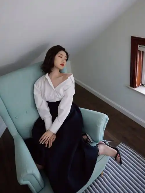 原创毛晓彤才是纯欲风的代表简约又时髦这才是穿搭灵魂所在