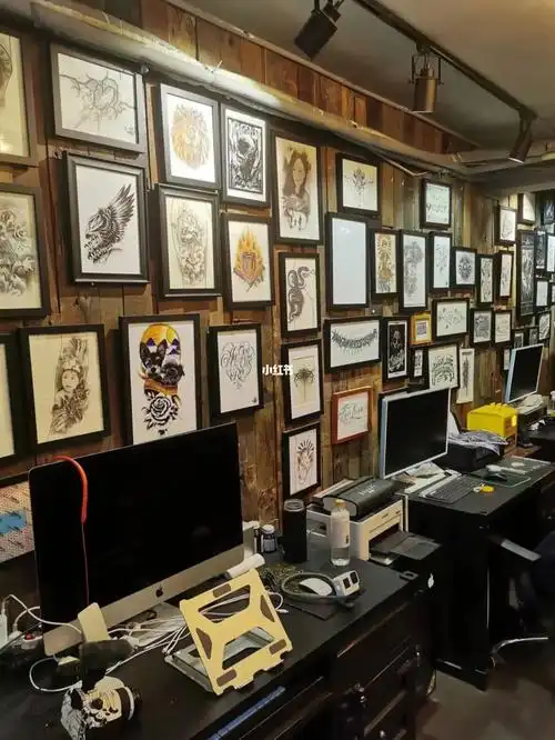 一家很酷很新的纹身店老兵纹身