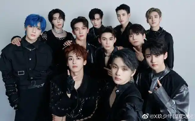 组图夏之光发博贺r1se成团三周年晒照配图心意满满