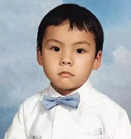 明星童年照,你能认出来几个呢?赵丽颖大眼睛,周星驰帅呆了!