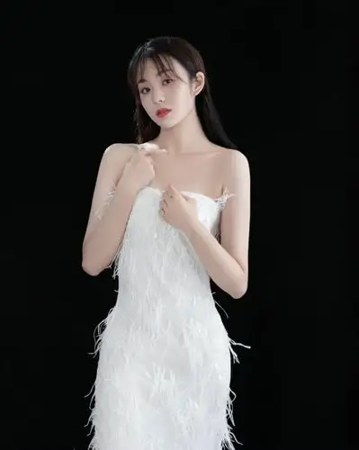 别人眼里隔着屏幕触不可及的网红是在我车上光脚盘