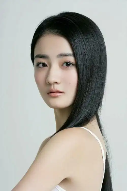 景甜左边这个美女叫什么名字_百度知道