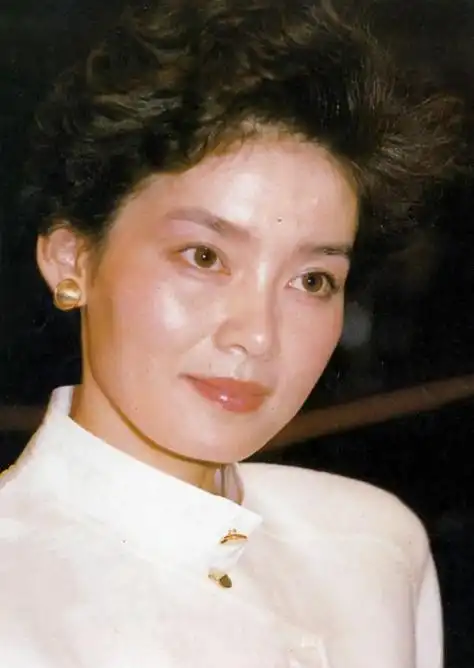 潘虹:一生无儿无女,恶婆婆专业户,年轻时惊艳了时光