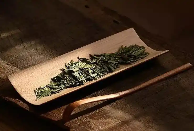 石沁台端砚茶盘:普洱茶饼泡茶的步骤