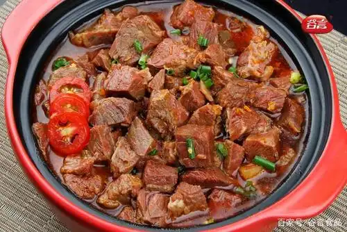 这道懒人牛肉煲,厨房小白十几分钟做好,肉嫩味美,满口留香