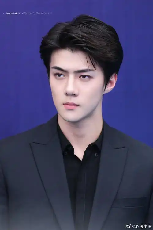 吴世勋超话#吴世勋#高级混血脸 骨相优越 气质拔群 性格反差萌 笑起来